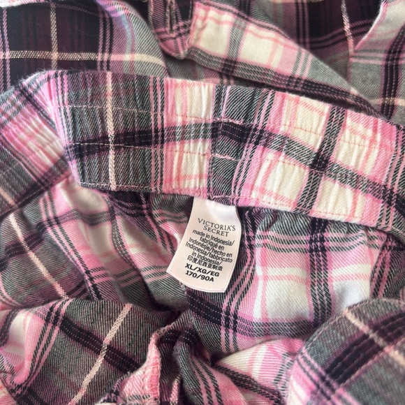 Victoria's Secret Pink/Black Plaid Pajama Set Women’s Shorts & LS Button Down - Picture 7 of 10
